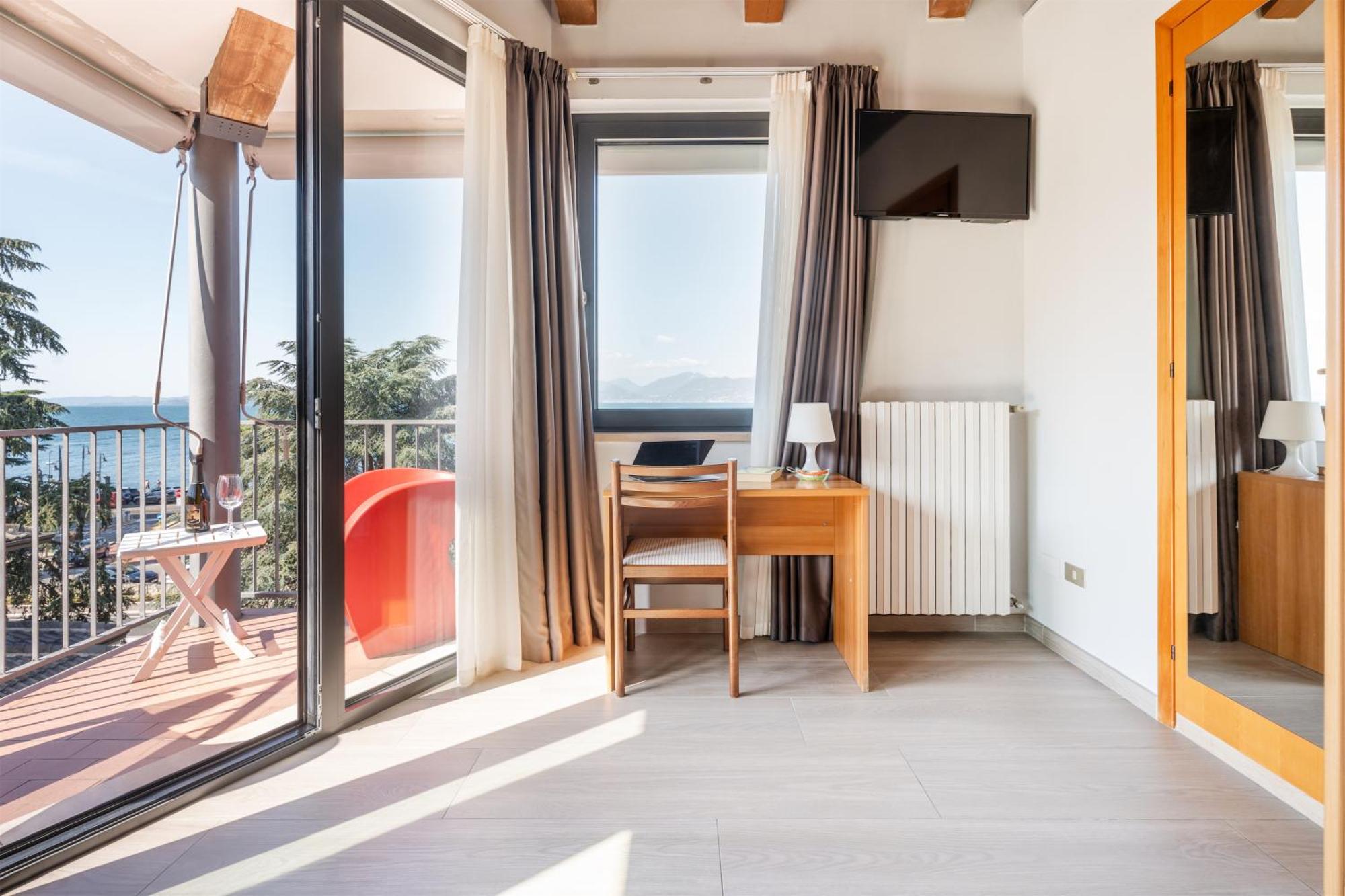 Hotel Al Castello Torri Del Benaco Eksteriør bilde