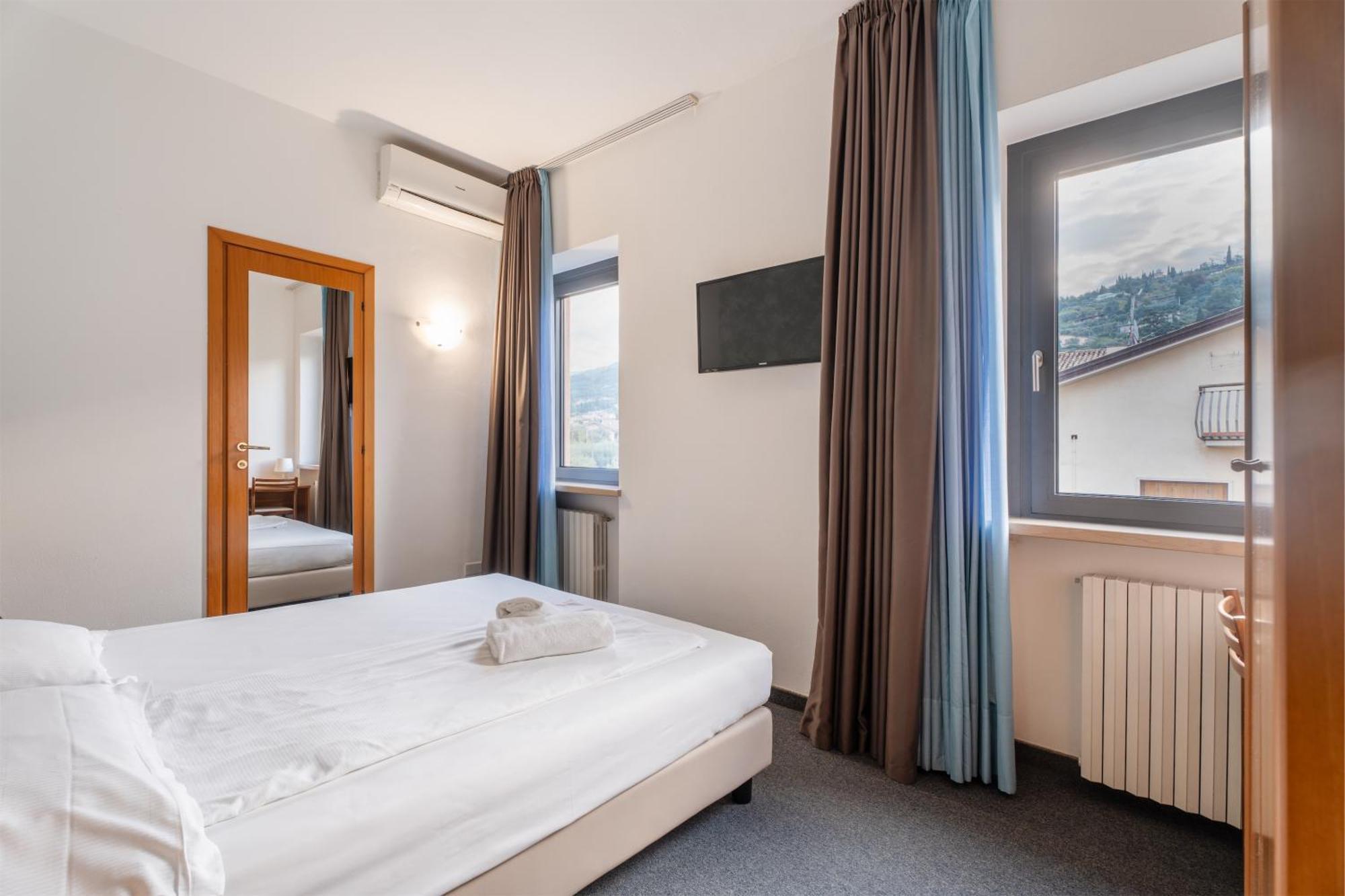 Hotel Al Castello Torri Del Benaco Eksteriør bilde